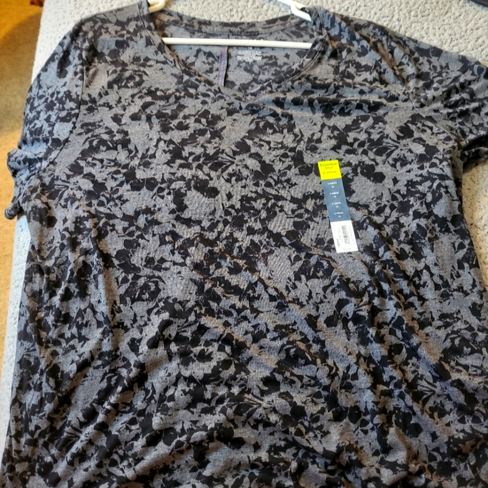 TEK GEAR Tee